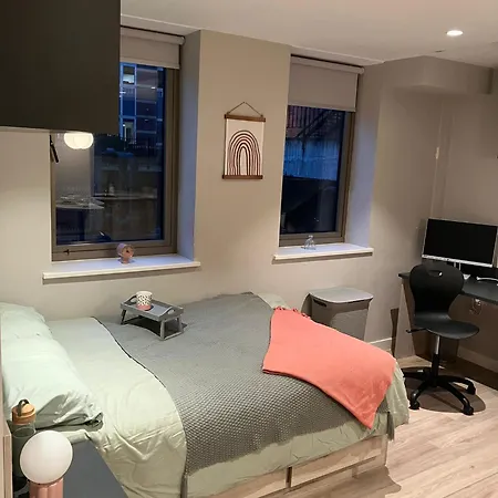 Stylish & Spacious - Prime Briggate Location -walk Everywhere Апартаменти