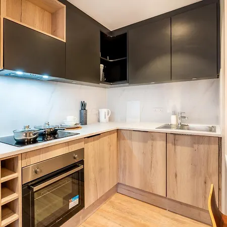 Stylish & Spacious - Prime Briggate Location -walk Everywhere *