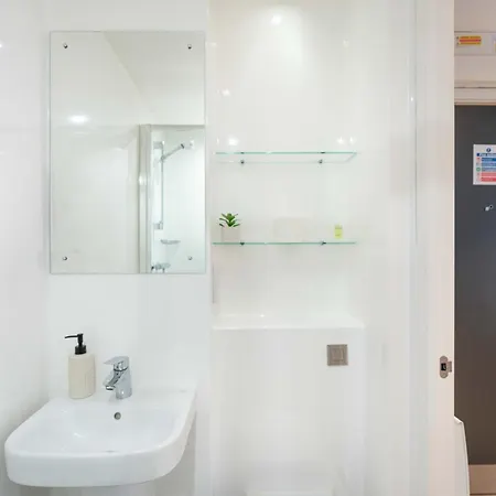 Stylish & Spacious - Prime Briggate Location -walk Everywhere Leeds (West Yorkshire)