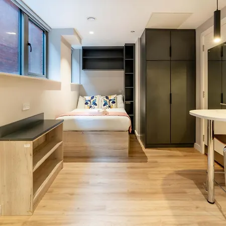 Stylish & Spacious - Prime Briggate Location -walk Everywhere Leeds (West Yorkshire)