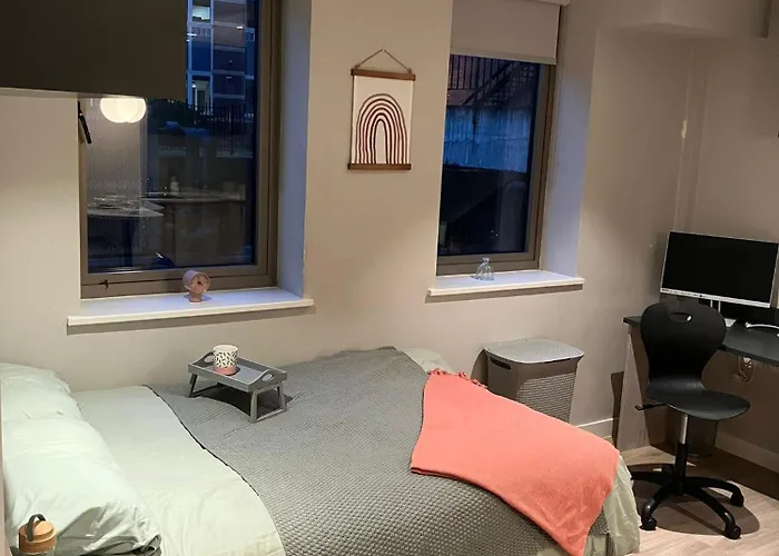 Stylish & Spacious - Prime Briggate Location -walk Everywhere Апартаменти