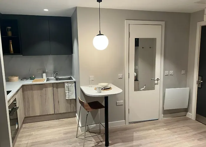 Stylish & Spacious - Prime Briggate Location -walk Everywhere Апартаменти